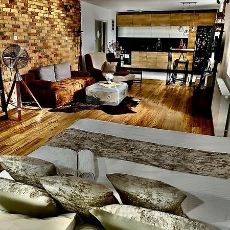 Underground Apartment Bratislava-Nivy Bagian luar foto