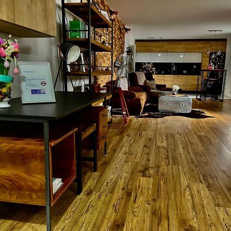 Underground Apartment Bratislava-Nivy Bagian luar foto