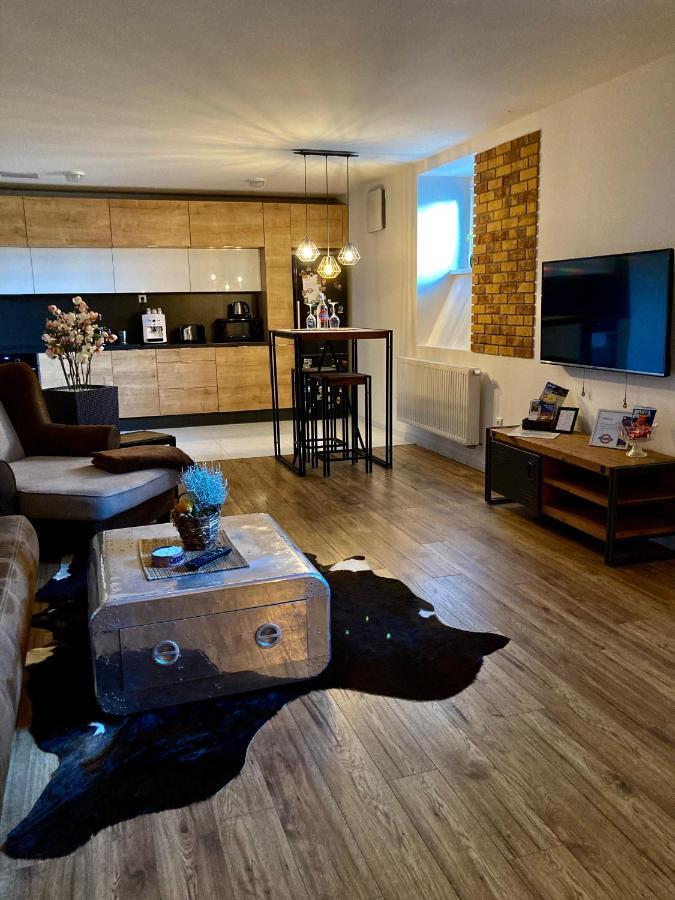 Underground Apartment Bratislava-Nivy Bagian luar foto