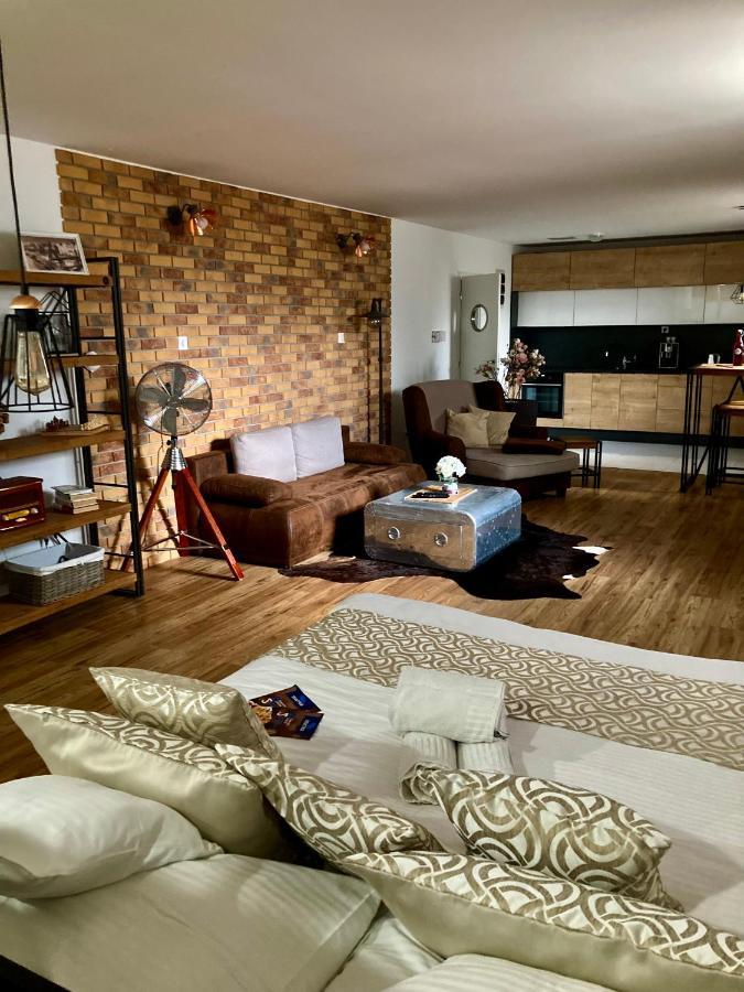 Underground Apartment Bratislava-Nivy Bagian luar foto