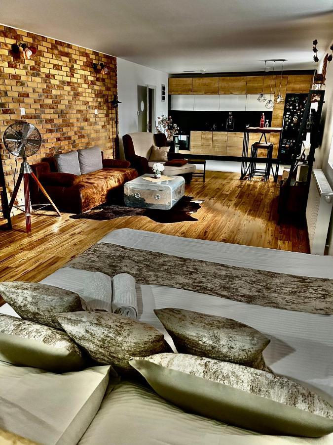 Underground Apartment Bratislava-Nivy Bagian luar foto
